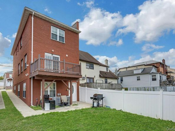 822 Hollywood Avenue, Bronx NY 10465