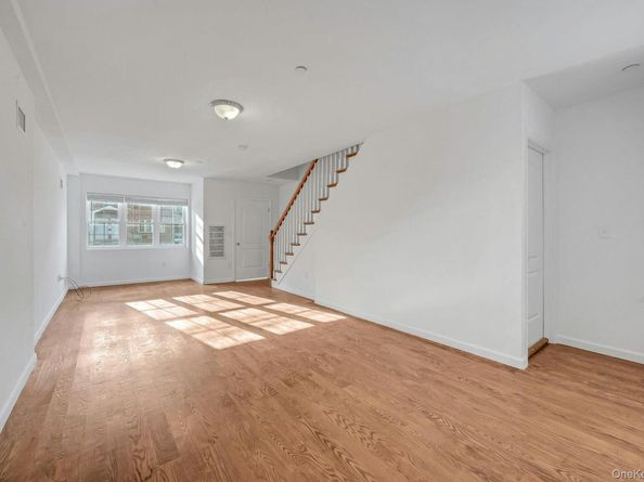 822 Hollywood Avenue, Bronx NY 10465