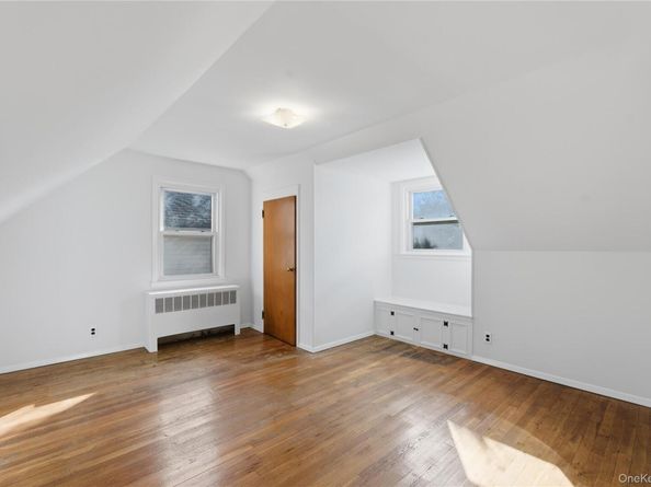 65 Grant Avenue, Albertson NY 11507