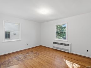 65 Grant Avenue, Albertson NY 11507