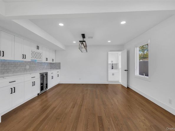 22 Family Lane, Levittown NY 11756