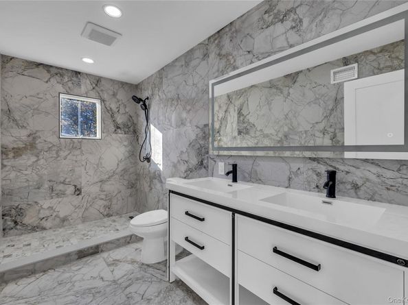 22 Family Lane, Levittown NY 11756