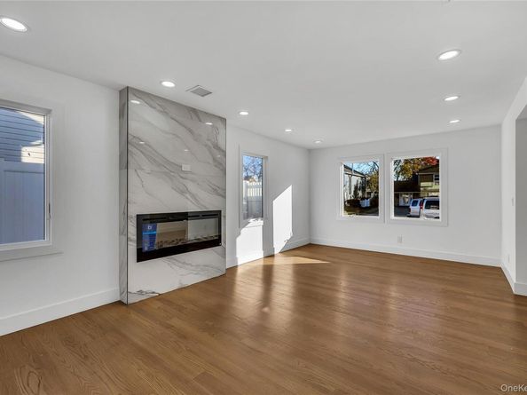 22 Family Lane, Levittown NY 11756