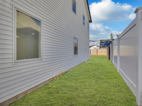 22 Family Lane, Levittown NY 11756