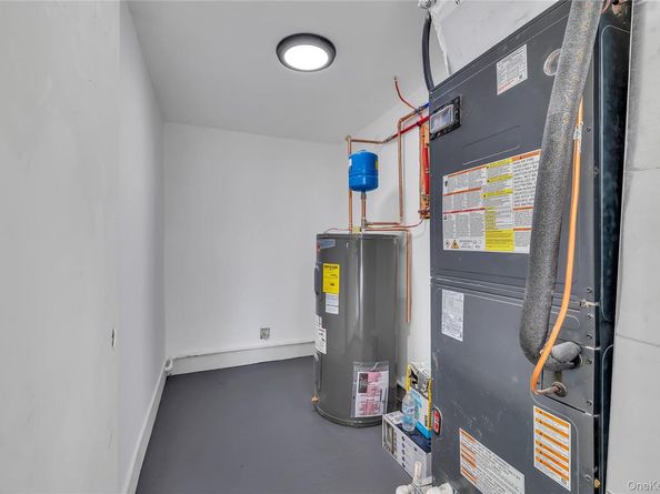 22 Family Lane, Levittown NY 11756