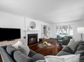 25 Bonnie Way, Larchmont NY 10538