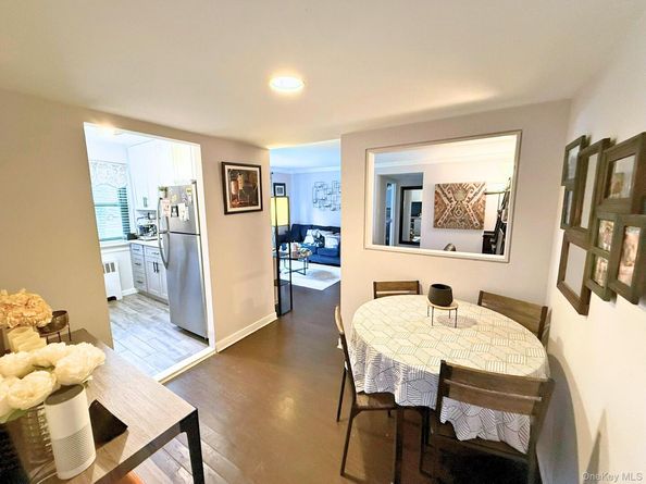 5 Terrace Circle 1G, Great Neck NY 11021