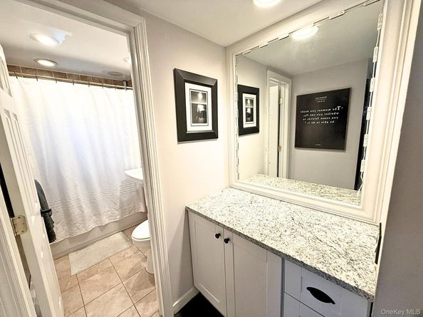 5 Terrace Circle 1G, Great Neck NY 11021