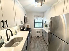 5 Terrace Circle 1G, Great Neck NY 11021