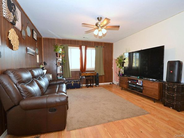 123 Feller Drive, Central Islip NY 11722