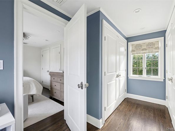 44 Old Ox Road, Manhasset NY 11030