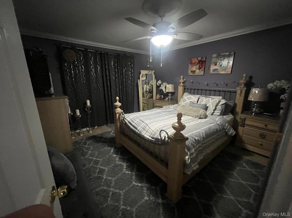 52 Mist Lane, Westbury NY 11590