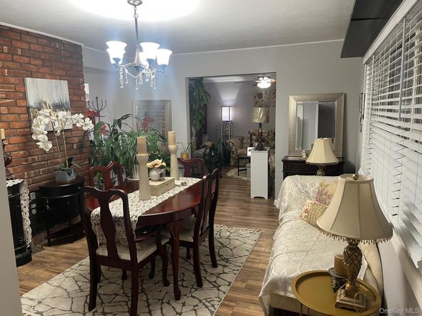 52 Mist Lane, Westbury NY 11590