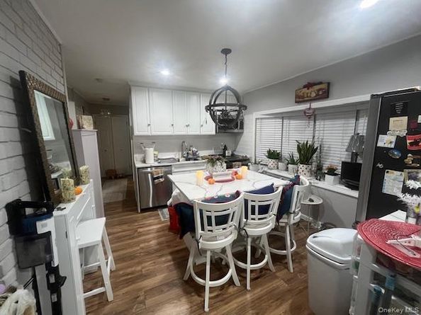 52 Mist Lane, Westbury NY 11590