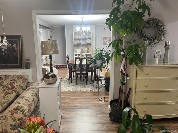 52 Mist Lane, Westbury NY 11590