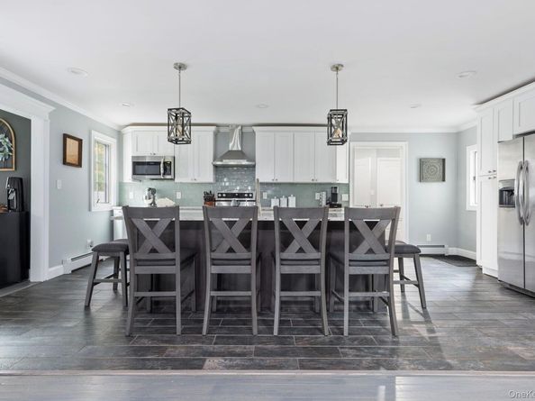 17 Diane Court, Nesconset NY 11767