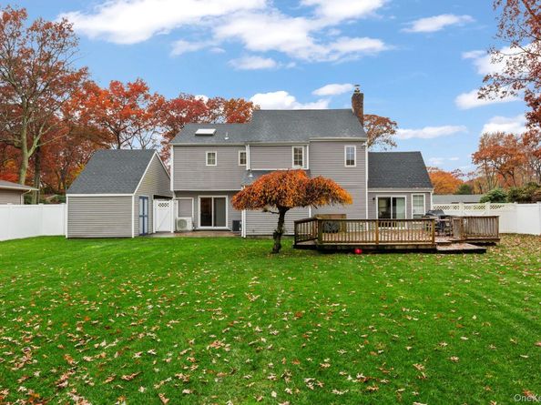 17 Diane Court, Nesconset NY 11767