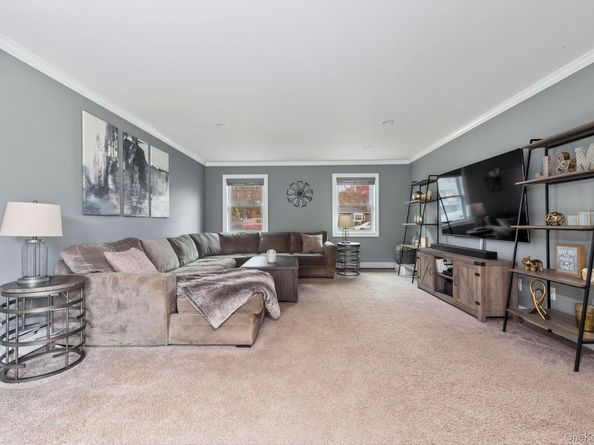 17 Diane Court, Nesconset NY 11767