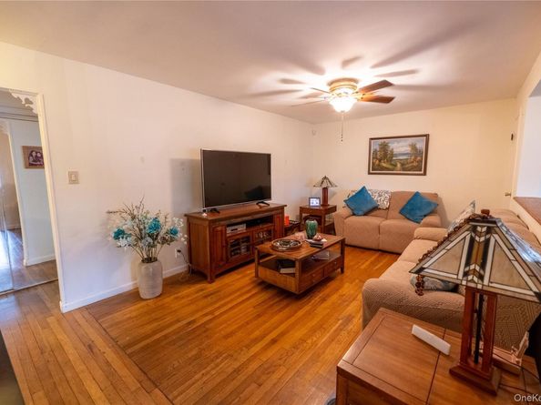 2 Bernard Street, Massapequa NY 11758