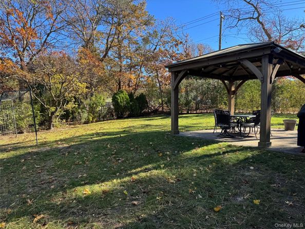 39 North Rd., Hampton Bays NY 11946