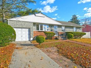 7 Stephen Drive, Farmingdale NY 11735