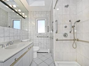 7 Stephen Drive, Farmingdale NY 11735