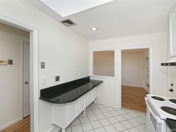 7 Stephen Drive, Farmingdale NY 11735