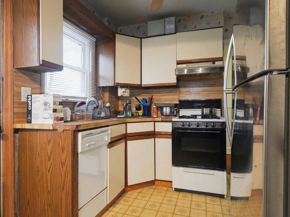 150 Pennsylvania Avenue, Roosevelt NY 11575