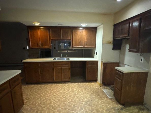 1493 Rosser Avenue, Elmont NY 11003