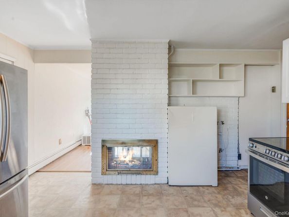 231 Blacksmith Road S, Levittown NY 11756