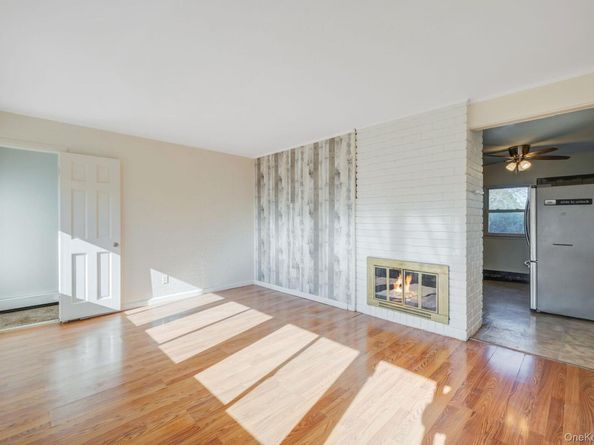 231 Blacksmith Road S, Levittown NY 11756