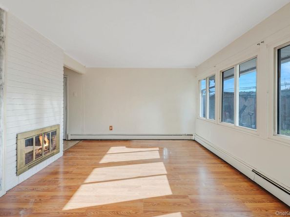 231 Blacksmith Road S, Levittown NY 11756