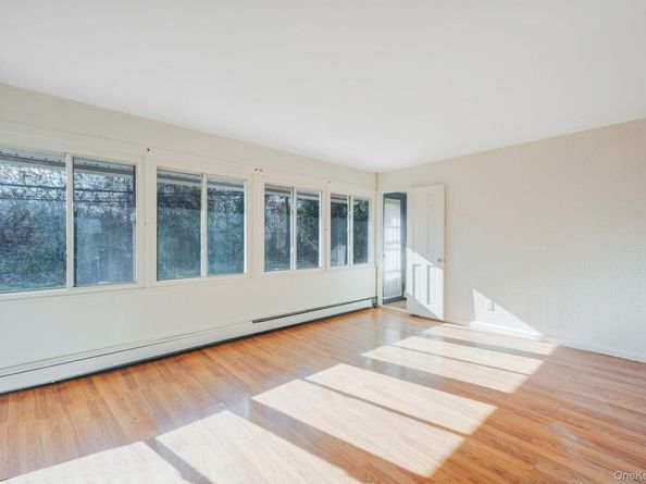 231 Blacksmith Road S, Levittown NY 11756