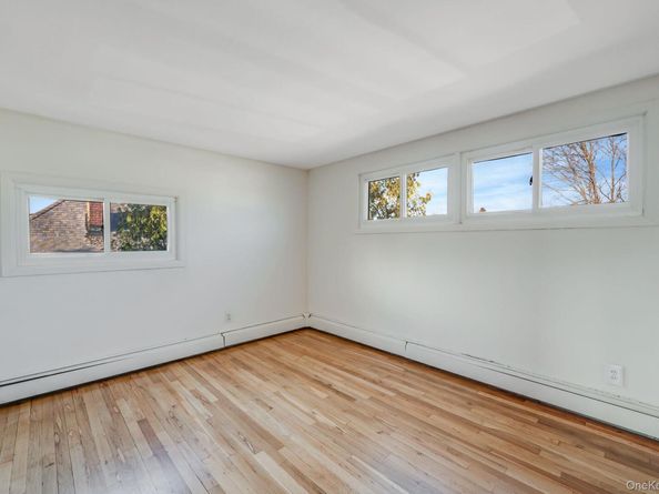 231 Blacksmith Road S, Levittown NY 11756