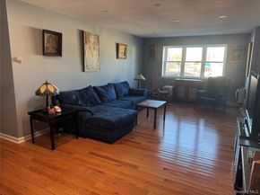 59 Hampton Place 20D, Freeport NY 11520
