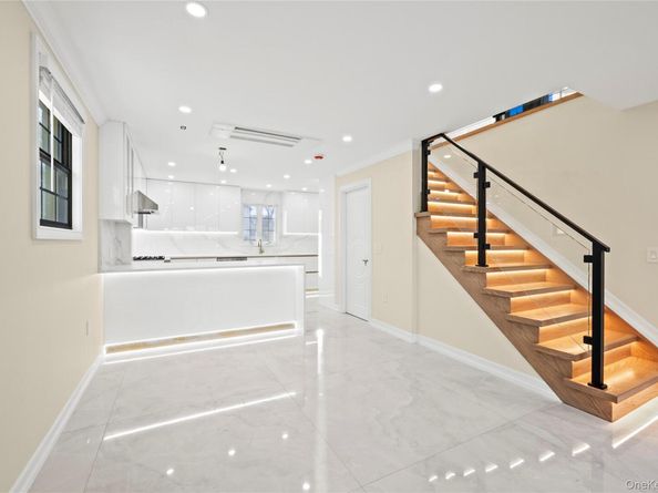 7662 174th Street, Fresh Meadows NY 11366