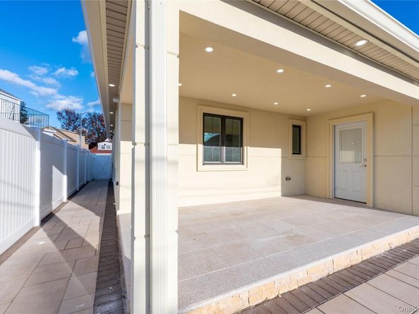 7662 174th Street, Fresh Meadows NY 11366