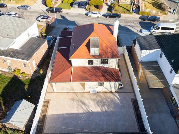 7662 174th Street, Fresh Meadows NY 11366