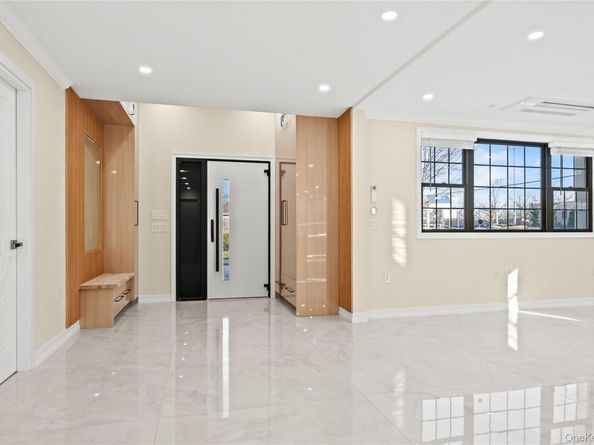 7662 174th Street, Fresh Meadows NY 11366