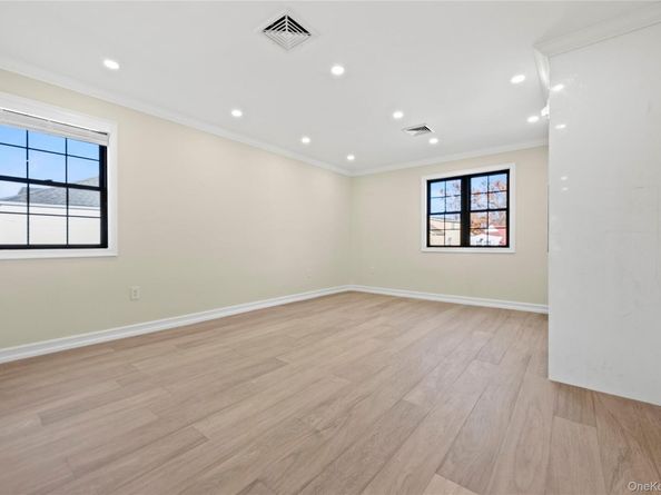 7662 174th Street, Fresh Meadows NY 11366