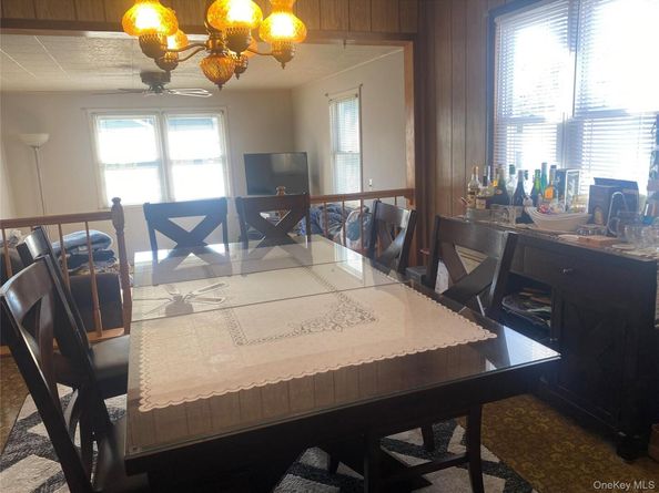 47 Walnut Avenue E, Farmingdale NY 11735