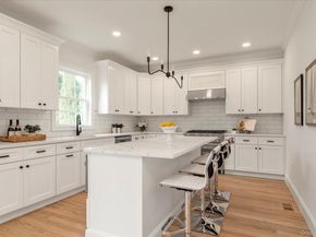 21 Venus Road, Syosset NY 11791