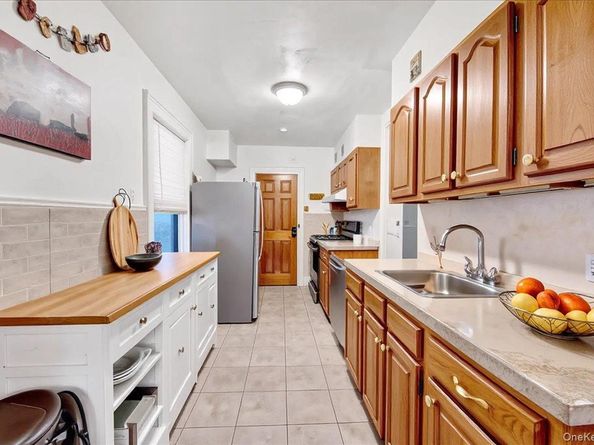 2849 E 195th Street, Bronx NY 10461