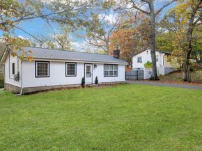 52 Maple Lane, Medford NY 11763