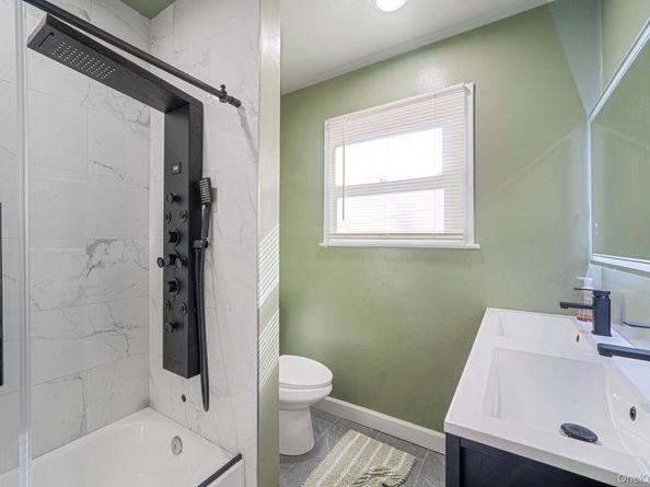 52 Maple Lane, Medford NY 11763