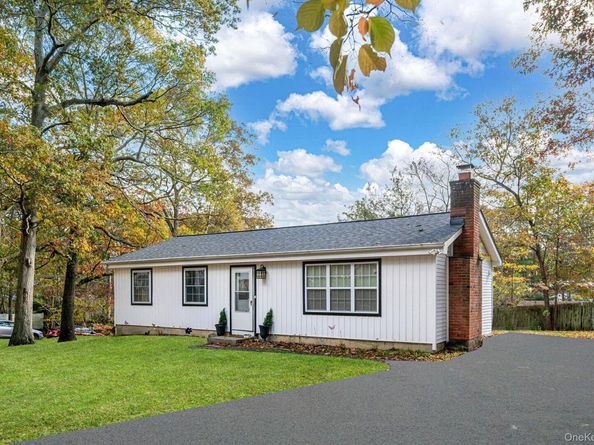 52 Maple Lane, Medford NY 11763