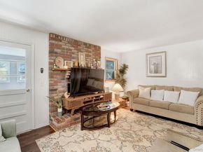 26 Fran Lane, Selden NY 11784