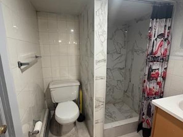 19144 113th Road, Saint Albans NY 11412