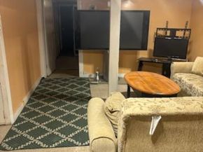 19144 113th Road, Saint Albans NY 11412