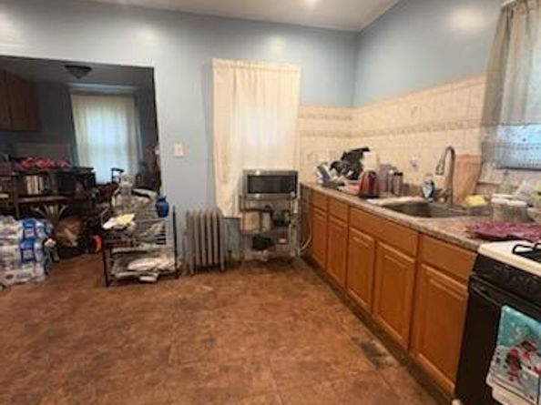 19144 113th Road, Saint Albans NY 11412